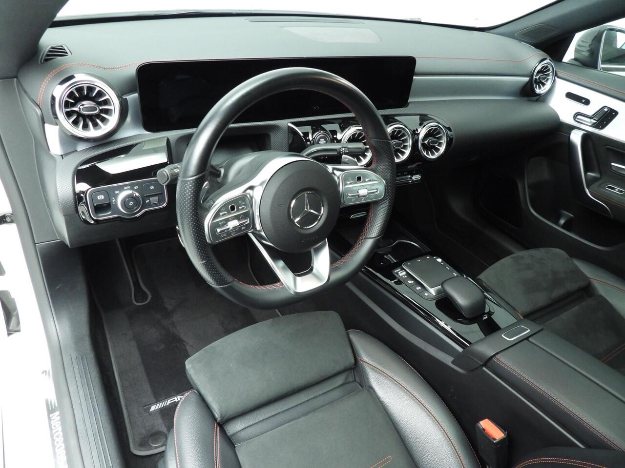 Mercedes-Benz Cla Shooting Brake 200 Business Solution AMG | Pano | 19" | Camera | Panamericana-grille