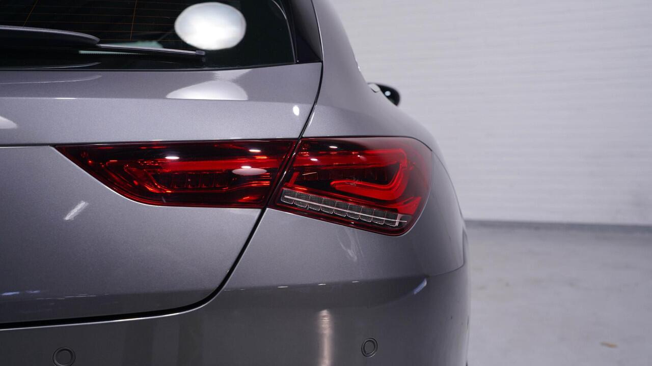 Mercedes-Benz Cla Shooting Brake 180 Business Solution Luxury 1e Eig. NAP Camera Leder Comfortstoelen Stoelverwarming Rijklaar!