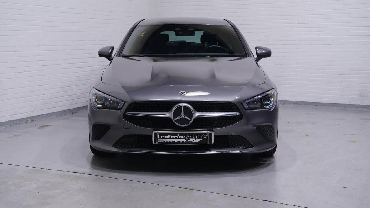 Mercedes-Benz Cla Shooting Brake 180 Business Solution Luxury 1e Eig. NAP Camera Leder Comfortstoelen Stoelverwarming Rijklaar!