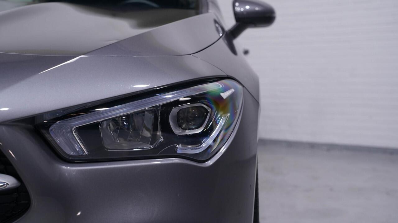 Mercedes-Benz Cla Shooting Brake 180 Business Solution Luxury 1e Eig. NAP Camera Leder Comfortstoelen Stoelverwarming Rijklaar!