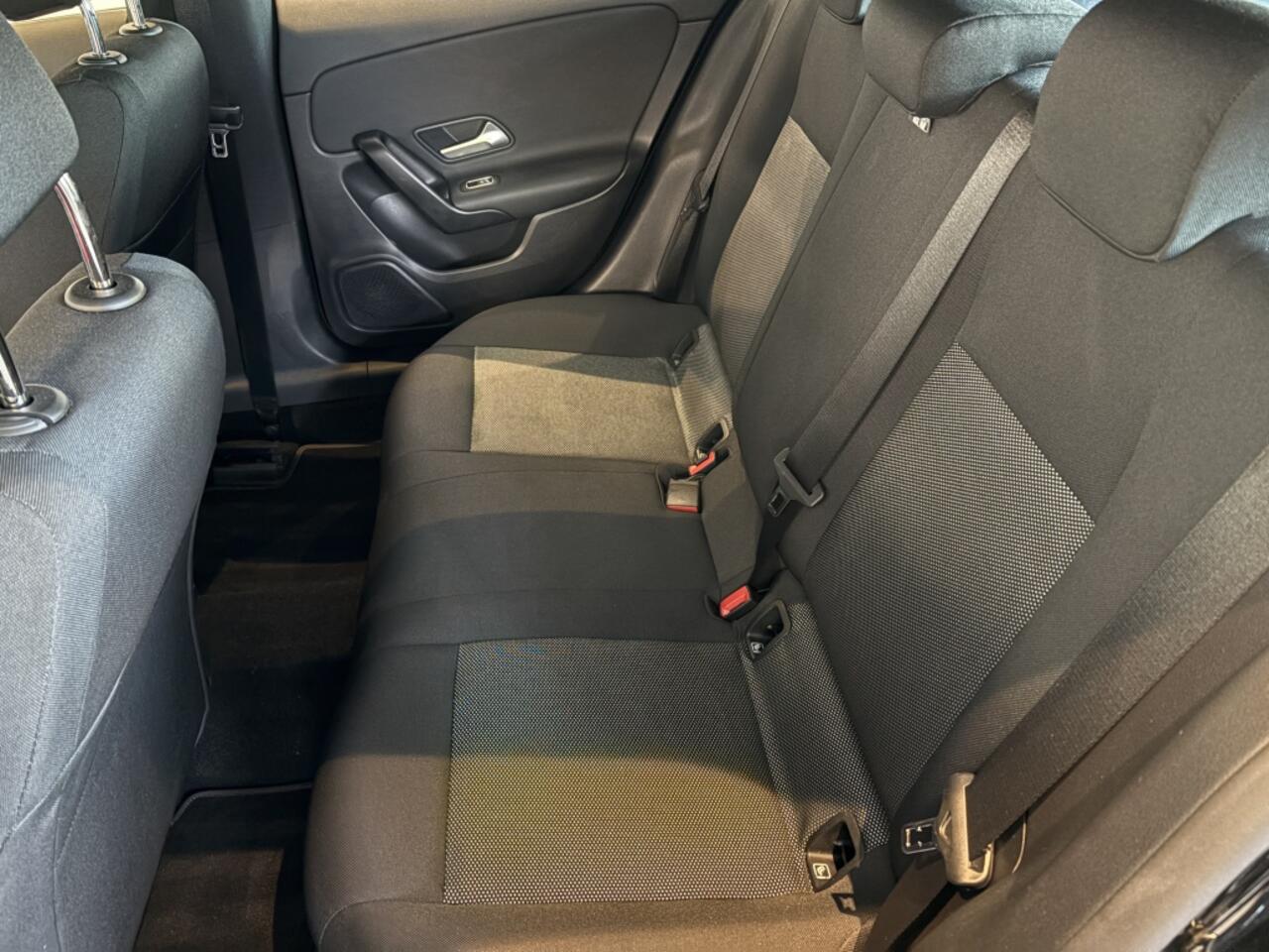 Mercedes-Benz Cla Shooting Brake 180 Business Solution