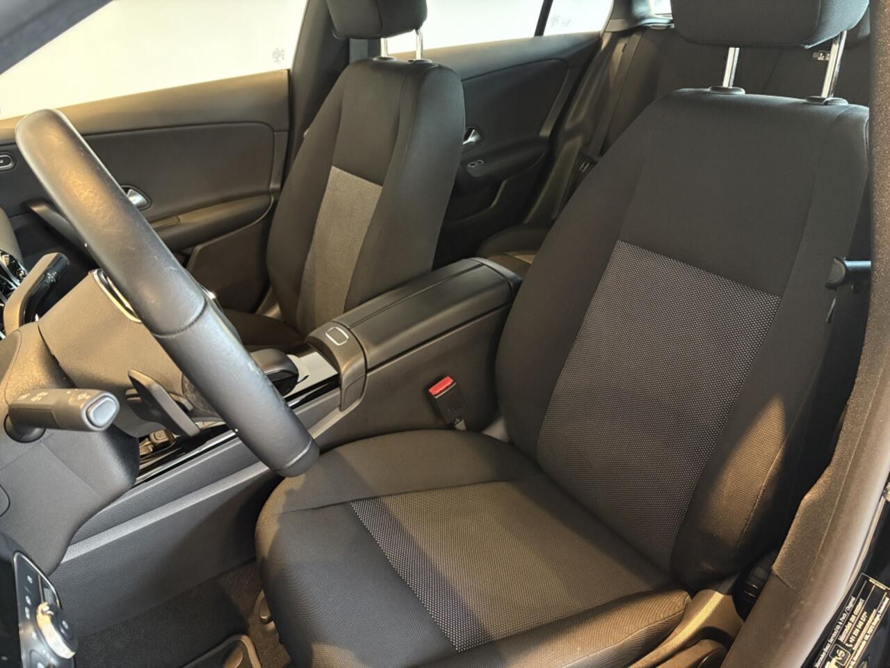 Mercedes-Benz Cla Shooting Brake 180 Business Solution