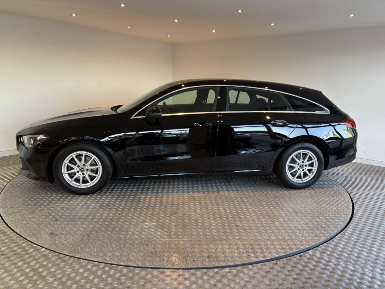 Mercedes-Benz Cla Shooting Brake 180 Business Solution