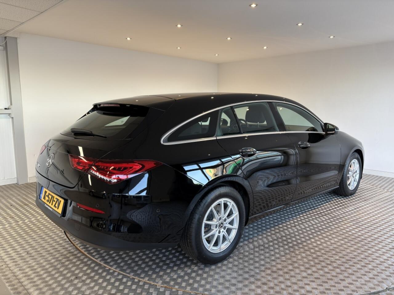Mercedes-Benz Cla Shooting Brake 180 Business Solution