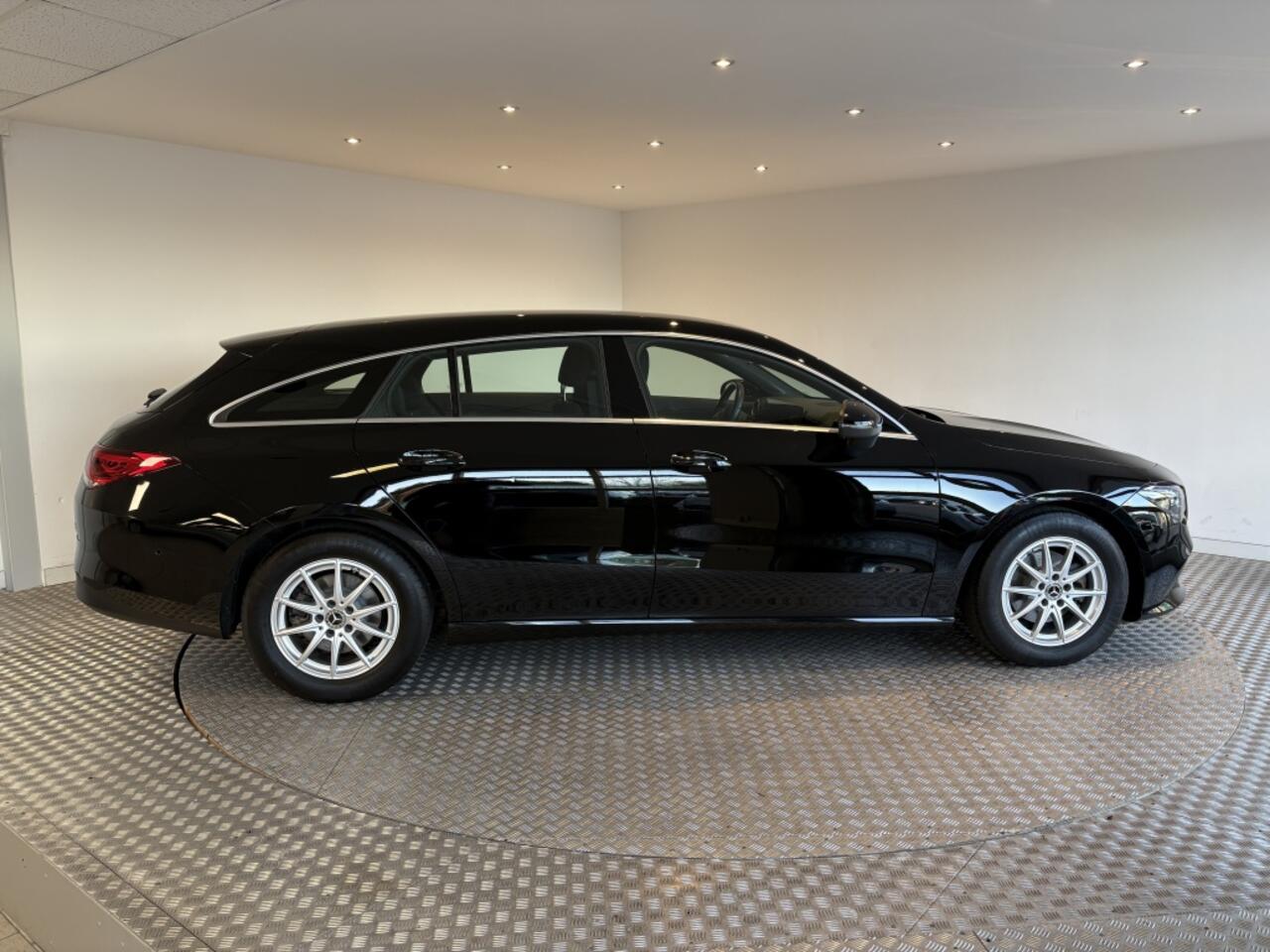 Mercedes-Benz Cla Shooting Brake 180 Business Solution