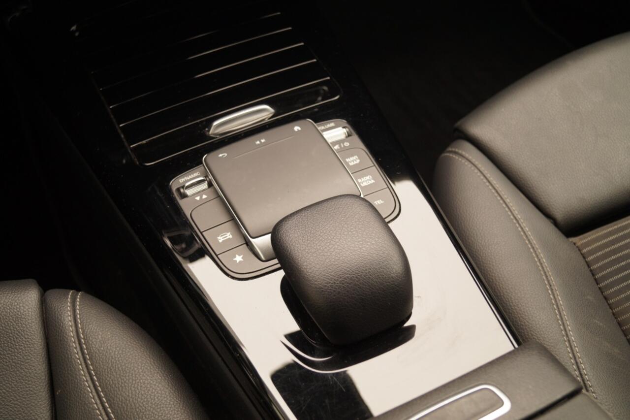 Mercedes-Benz Cla Shooting Brake 250e Business Edition -NAVI-ECC-PDC-