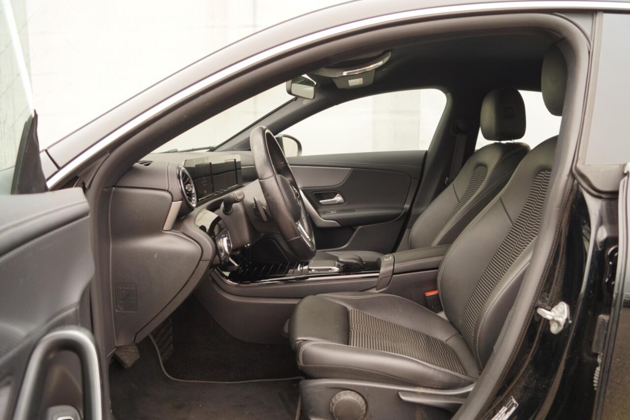Mercedes-Benz Cla Shooting Brake 250e Business Edition -NAVI-ECC-PDC-