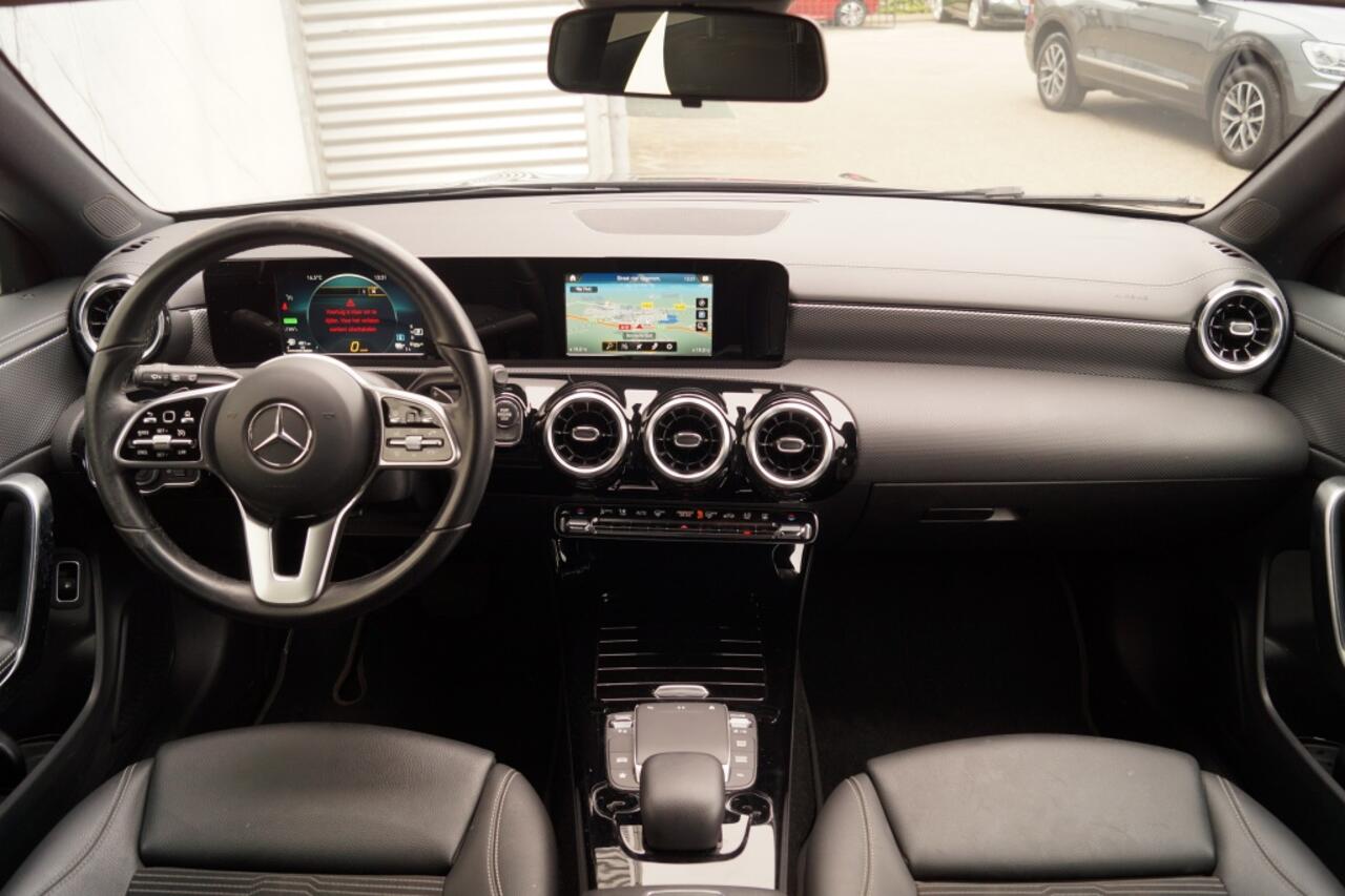 Mercedes-Benz Cla Shooting Brake 250e Business Edition -NAVI-ECC-PDC-