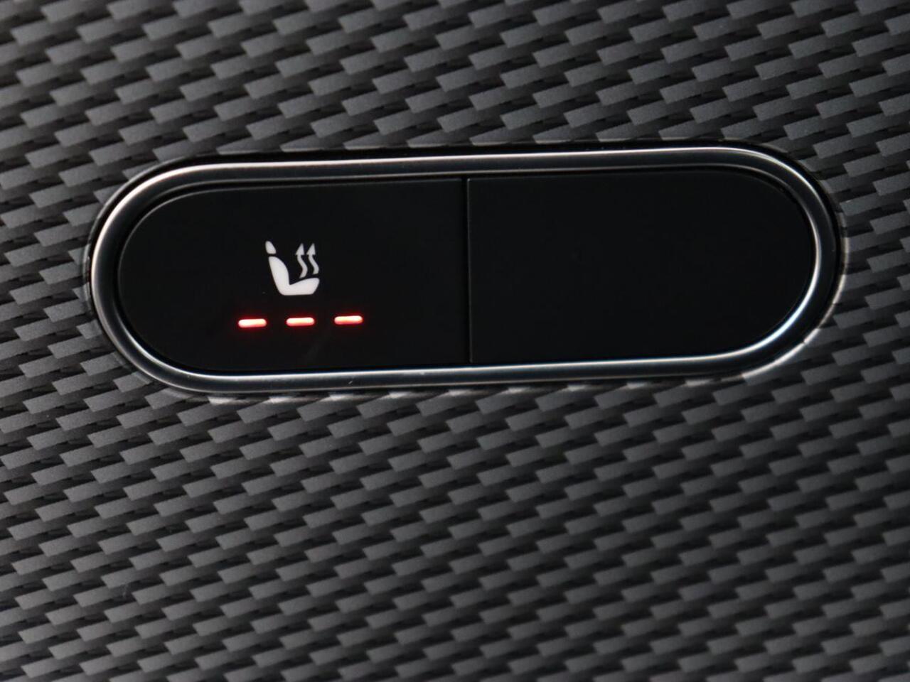 Mercedes-Benz Cla Shooting Brake 180 Business Solution | Stoelverwarming | Carplay | Camera | Half leder | Widescreen | Dodehoek detectie | Navigatie | Park Assist