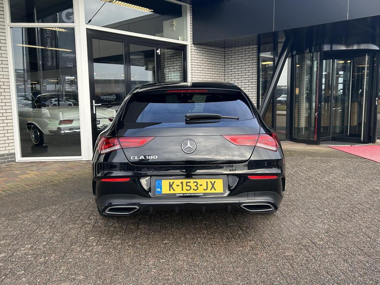 Mercedes-Benz Cla Shooting Brake 180 Business Solution AMG | Carplay | Led verlichting | Stoelverwarming | Sfeerverlichting