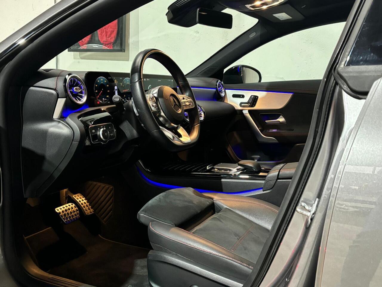 Mercedes-Benz Cla Shooting Brake 200 Business Solution AMG | Memory | Panoramadak | Trekhaak | NL auto | BTW |