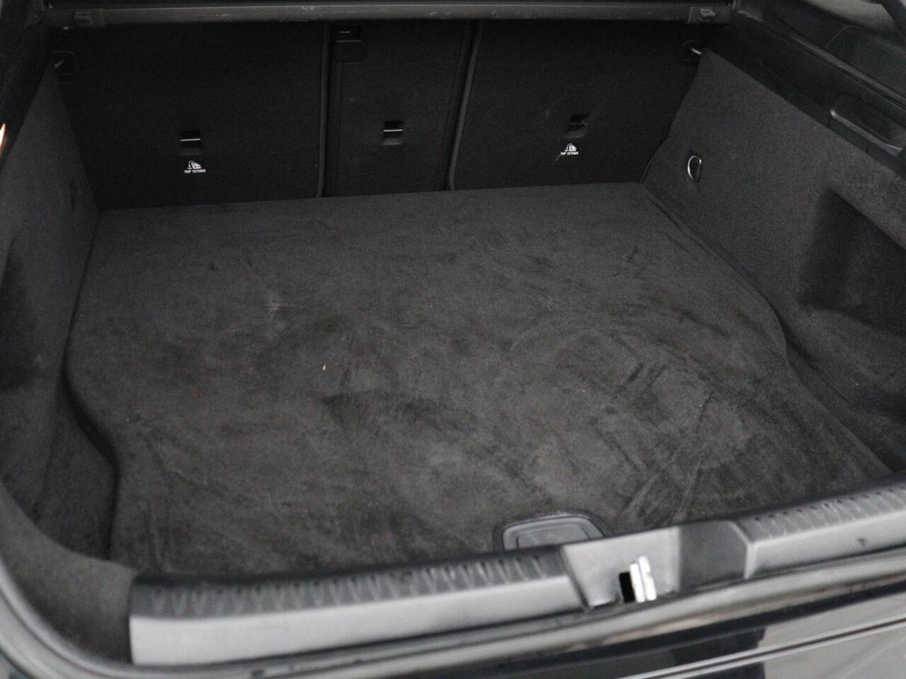 Mercedes-Benz Cla Shooting Brake 250e AMG | Adaptive cruise | Stoelverwarming | Carplay | Widescreen | Leder/Alcantara | Navigatie | Camera | Park Assist | PHEV | Plug In