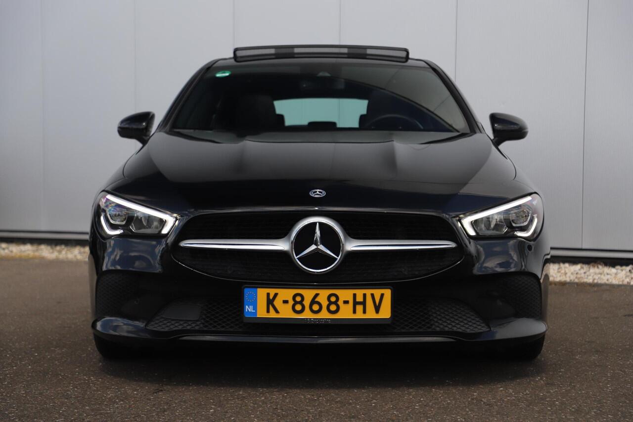 Mercedes-Benz Cla Shooting Brake 180 Business Solution Automaat Panoramadak Widescreen Full LED Stoelverwarming Navigatie Achteruitrijcamera Clima Cruise Control