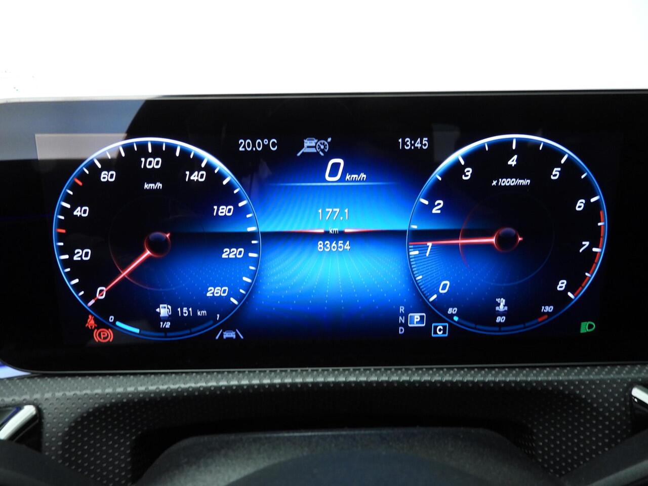 Mercedes-Benz Cla Shooting Brake 180 Luxury Line | 18" | Camera