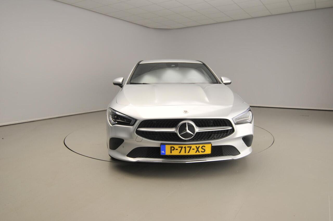 Mercedes-Benz Cla Shooting Brake 180 Luxury Line | 18" | Camera