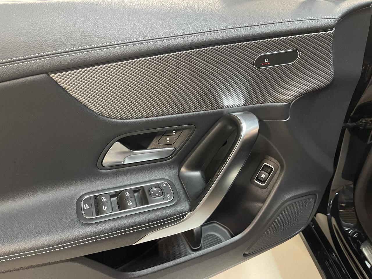 Mercedes-Benz Cla Shooting Brake 250 e 17"/Apple Carplay & Android Auto/LED/Stoelverwarming/Camera/Climate