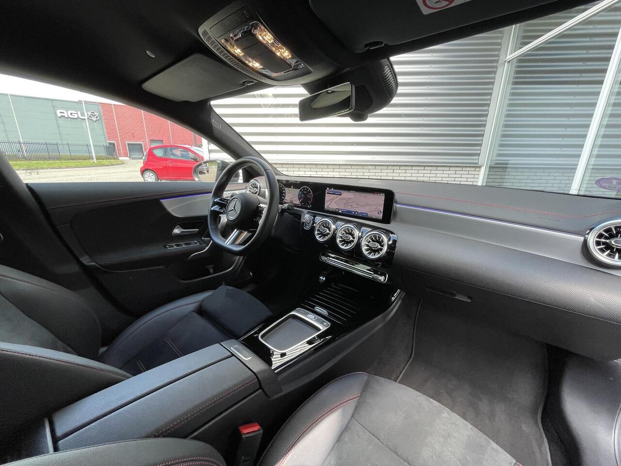 Mercedes-Benz Cla Shooting Brake 180 | AMG | Keyless | Sfeerverlichting