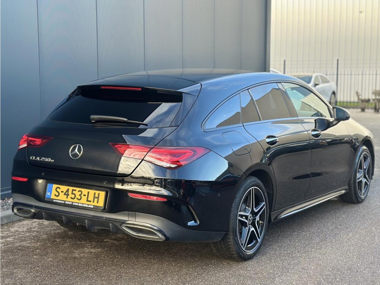 Mercedes-Benz Cla Shooting Brake 250 e AMG Line
