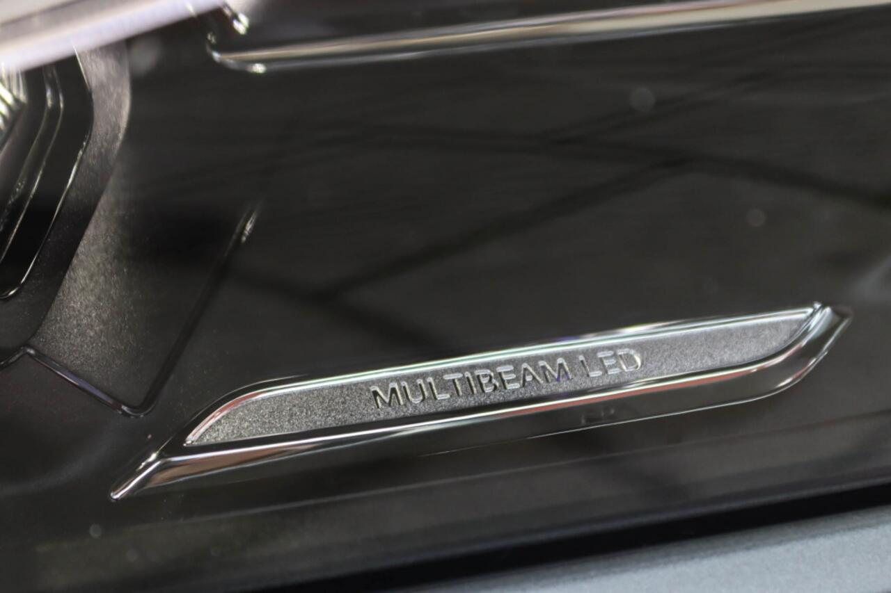 Mercedes-Benz Cla Shooting Brake 200 AMG Line Multibeam l Night pakket l Leder l Trekhaak l Leder