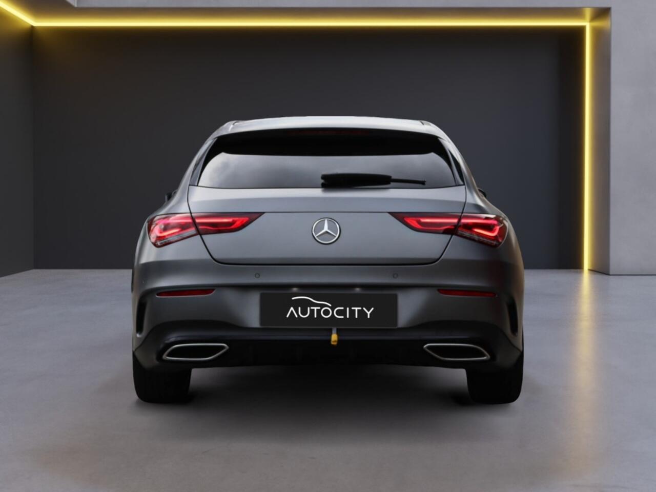 Mercedes-Benz Cla Shooting Brake 200 AMG Line Multibeam l Night pakket l Leder l Trekhaak l Leder