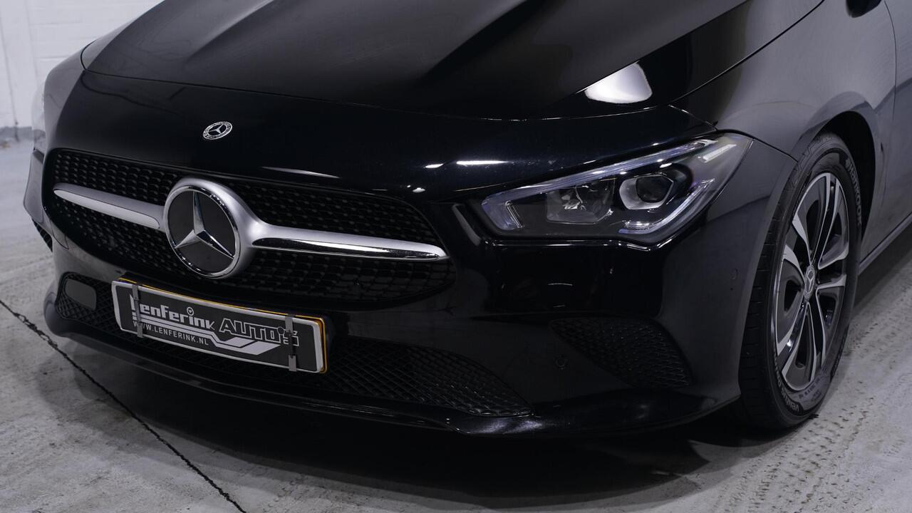 Mercedes-Benz Cla Shooting Brake 180 Business Line NAP 1e eigen. LED-verlichting 17"-lichtmetalen velgen navigatie PDC v+a DAB bleutooth Camera sportstoelen stoelverwarming voor electr-achterklep schakelflippers aan het stuur