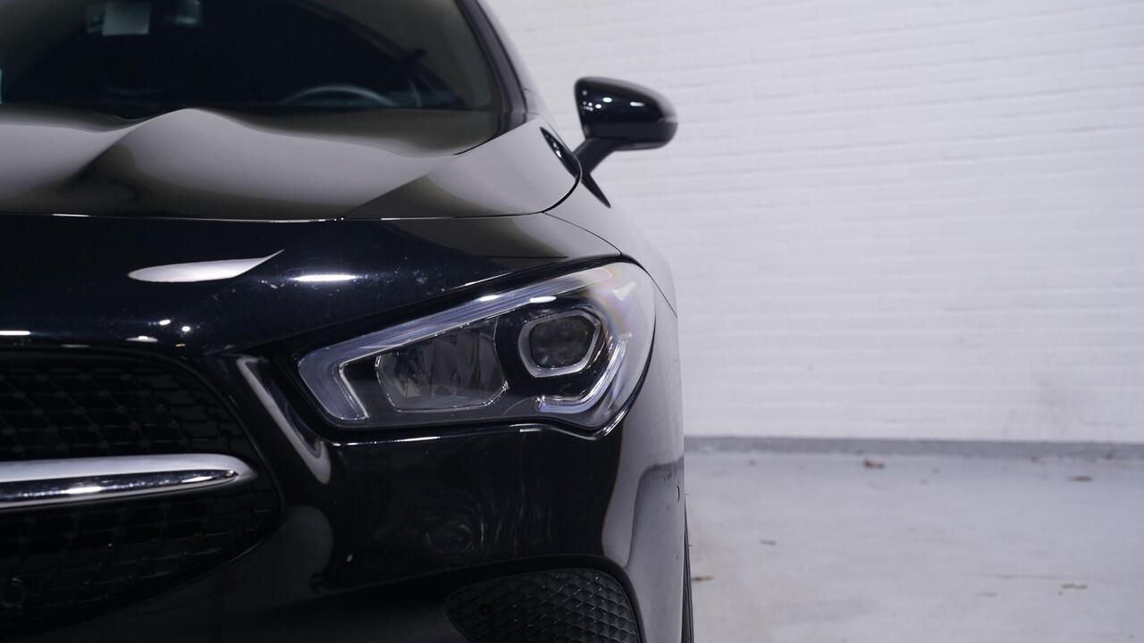 Mercedes-Benz Cla Shooting Brake 180 Business Line NAP 1e eigen. LED-verlichting 17"-lichtmetalen velgen navigatie PDC v+a DAB bleutooth Camera sportstoelen stoelverwarming voor electr-achterklep schakelflippers aan het stuur