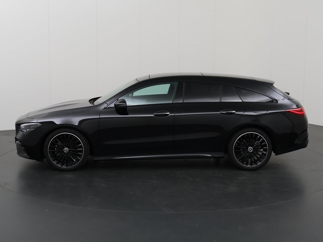 Mercedes-Benz Cla Shooting Brake 180 Star Edition AMG NIGHT | Panoramadak | Dodehoekassitent | Apple Carplay | MultiBeam LED | Sfeerverlichting | Stoelverwarming |