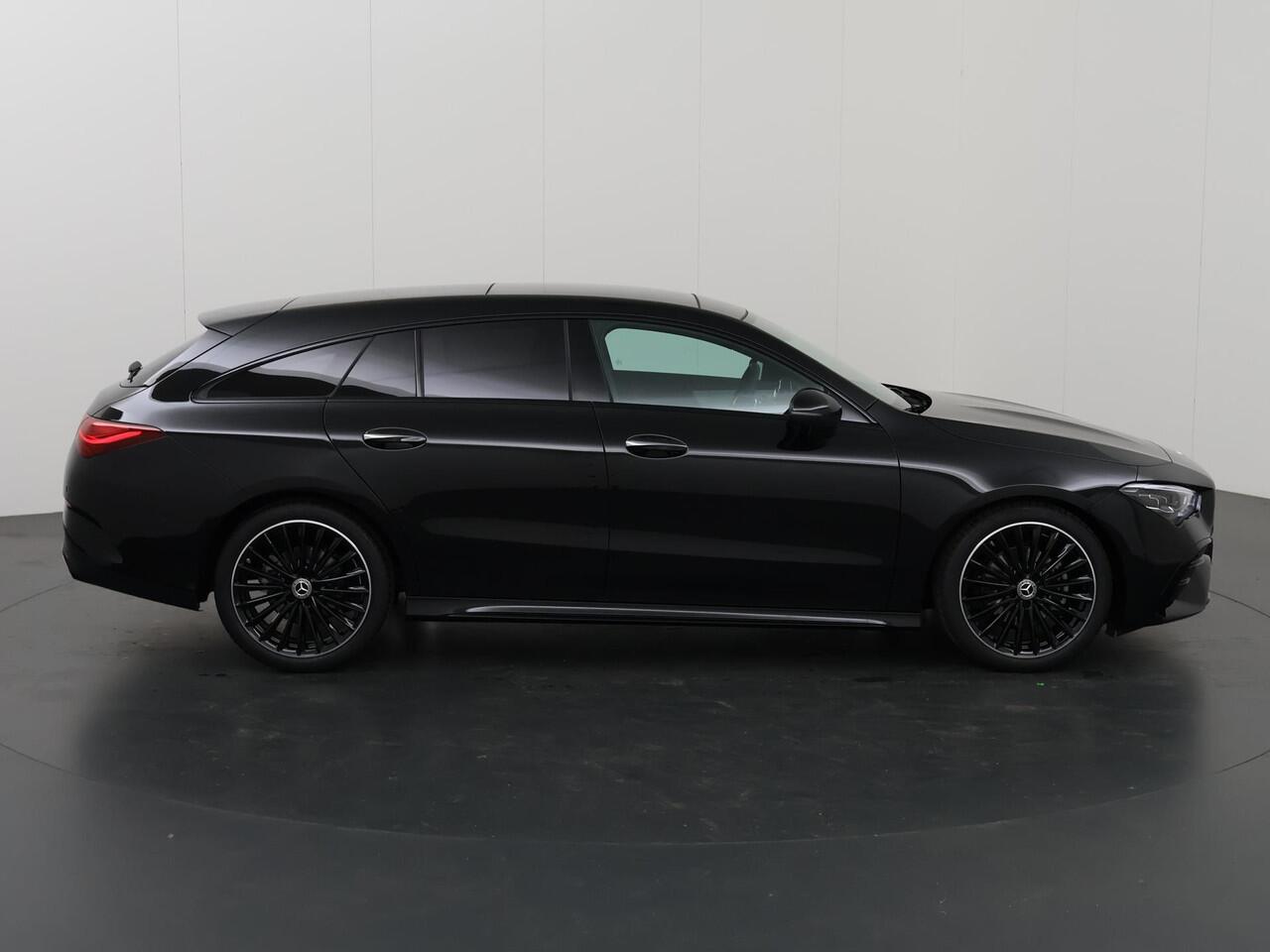 Mercedes-Benz Cla Shooting Brake 180 Star Edition AMG NIGHT | Panoramadak | Dodehoekassitent | Apple Carplay | MultiBeam LED | Sfeerverlichting | Stoelverwarming |