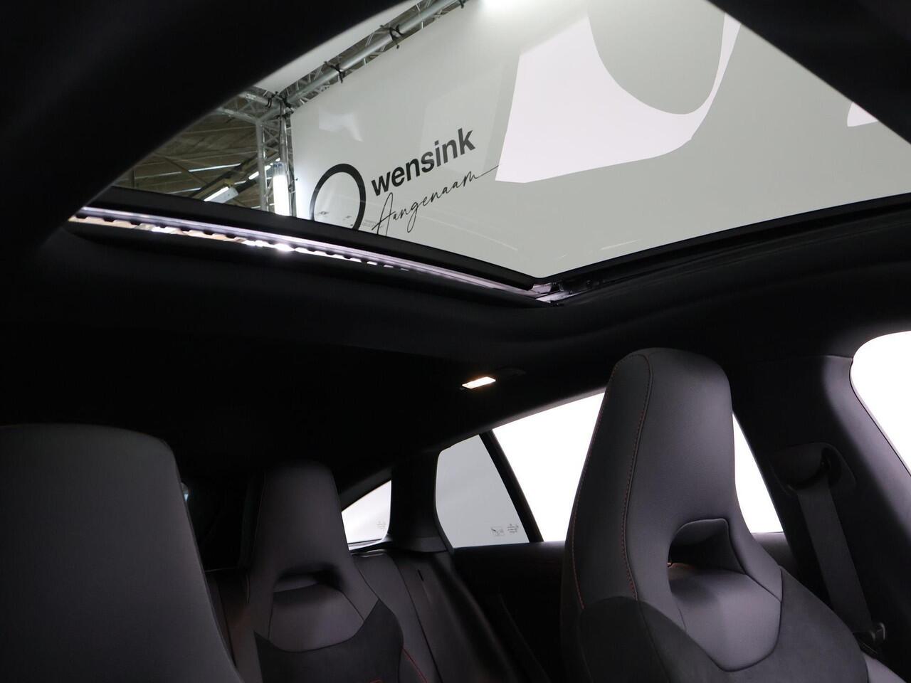 Mercedes-Benz Cla Shooting Brake 180 Star Edition AMG | Panoramdak | Night | 19" lichtmetalen velgen | Sfeerverlichting | Camera | Stoelverwarming |