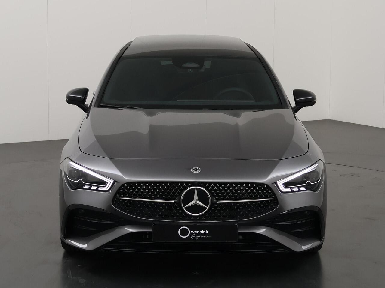 Mercedes-Benz Cla Shooting Brake 180 Star Edition AMG | Panoramdak | Night | 19" lichtmetalen velgen | Sfeerverlichting | Camera | Stoelverwarming |