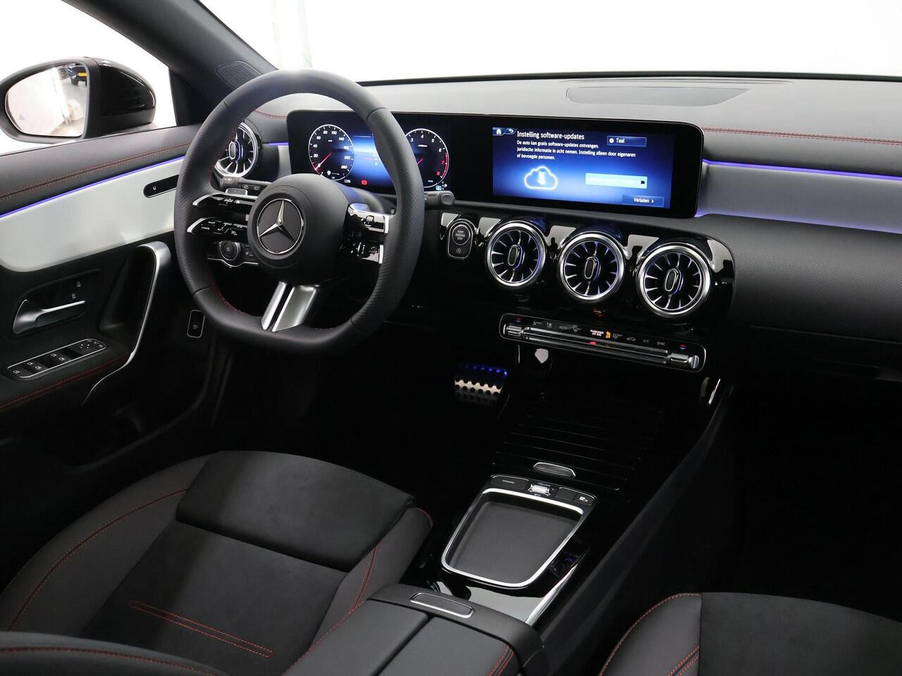 Mercedes-Benz Cla Shooting Brake 180 Star Edition AMG | Panoramdak | Night | 19" lichtmetalen velgen | Sfeerverlichting | Camera | Stoelverwarming |