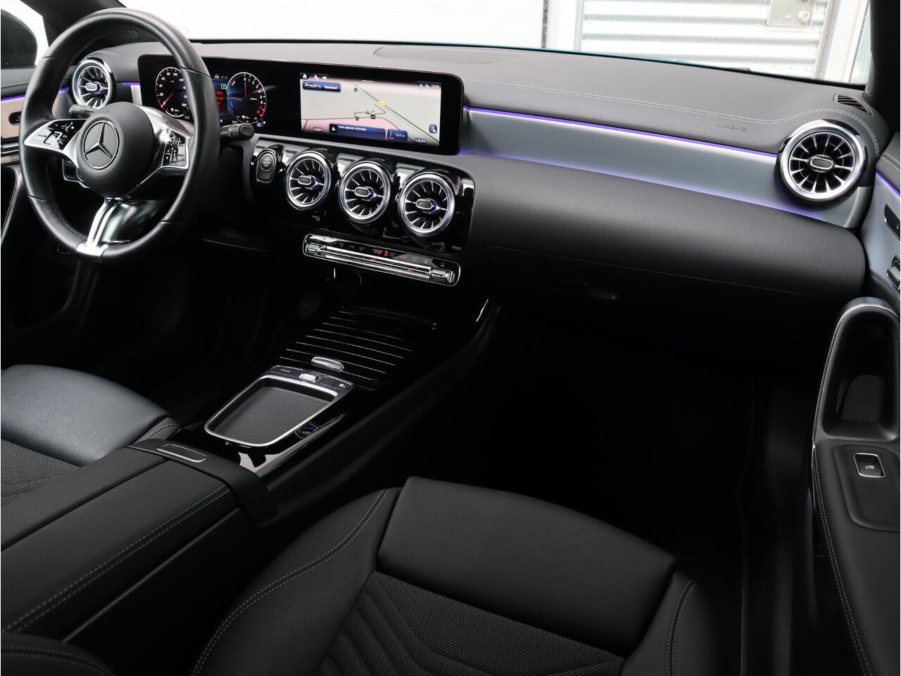 Mercedes-Benz Cla Shooting Brake 250 e Star Edition Luxury Line | Panoramadak | Trekhaak | Rijassistentie | Memory Seats | 360 Camera