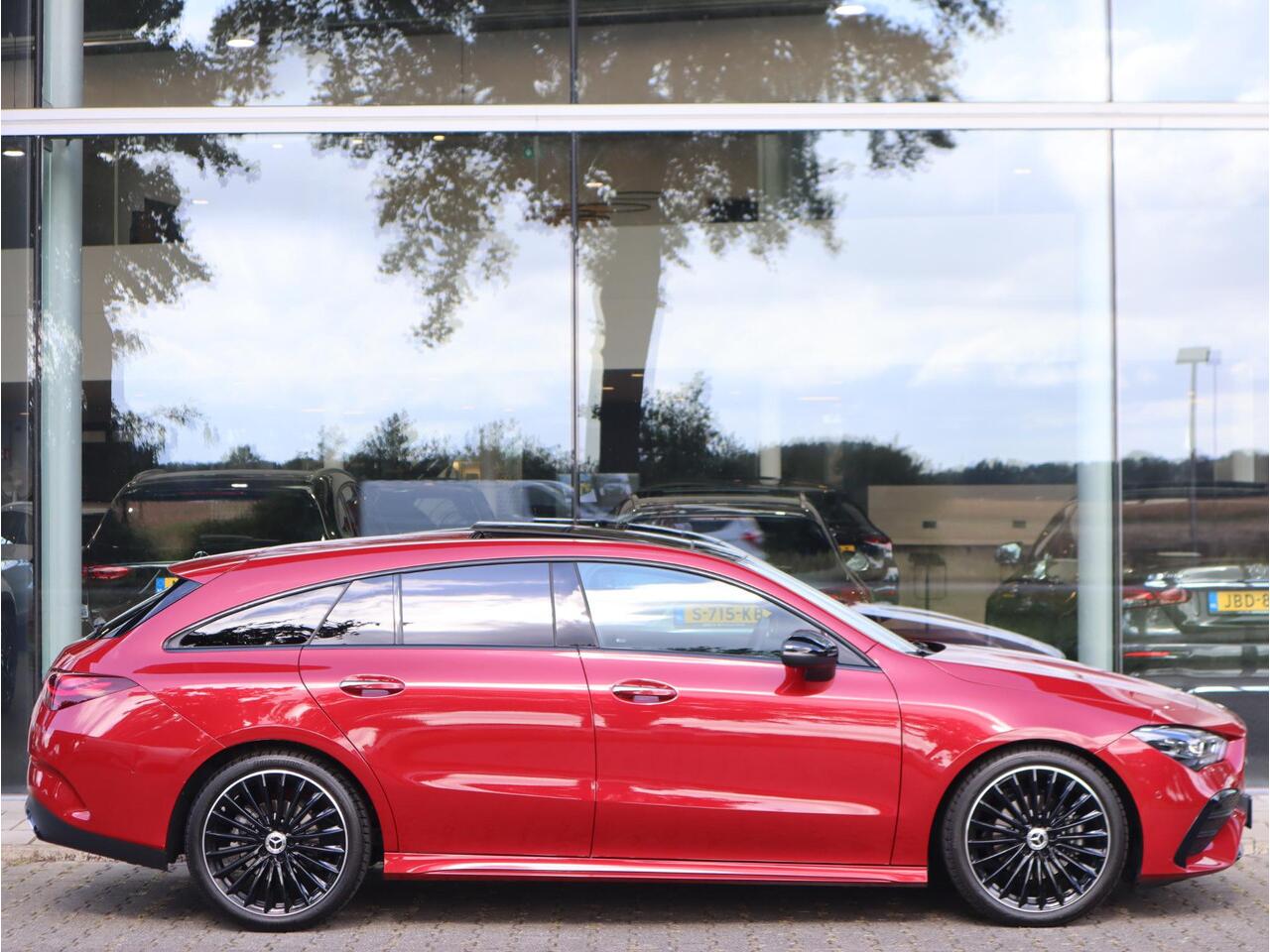 Mercedes-Benz Cla Shooting Brake 180 Star Edition AMG Line | Panoramadak | Navigatie | Multispaak | LED | Camera | Automaat