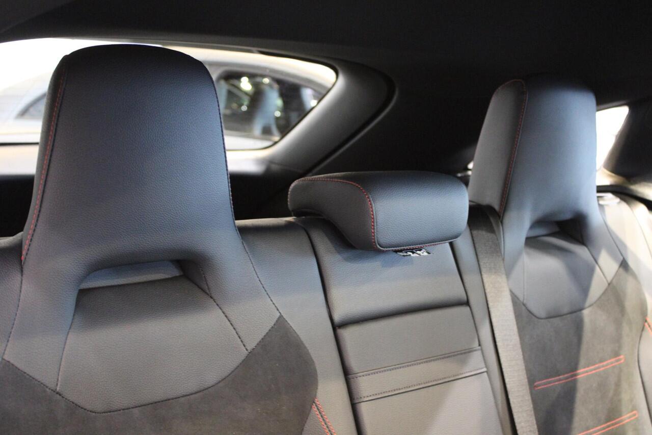 Mercedes-Benz Cla Shooting Brake 200 AMG Line Panorama dak | Trekhaak