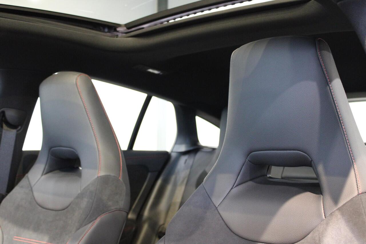 Mercedes-Benz Cla Shooting Brake 200 AMG Line Panorama dak | Trekhaak