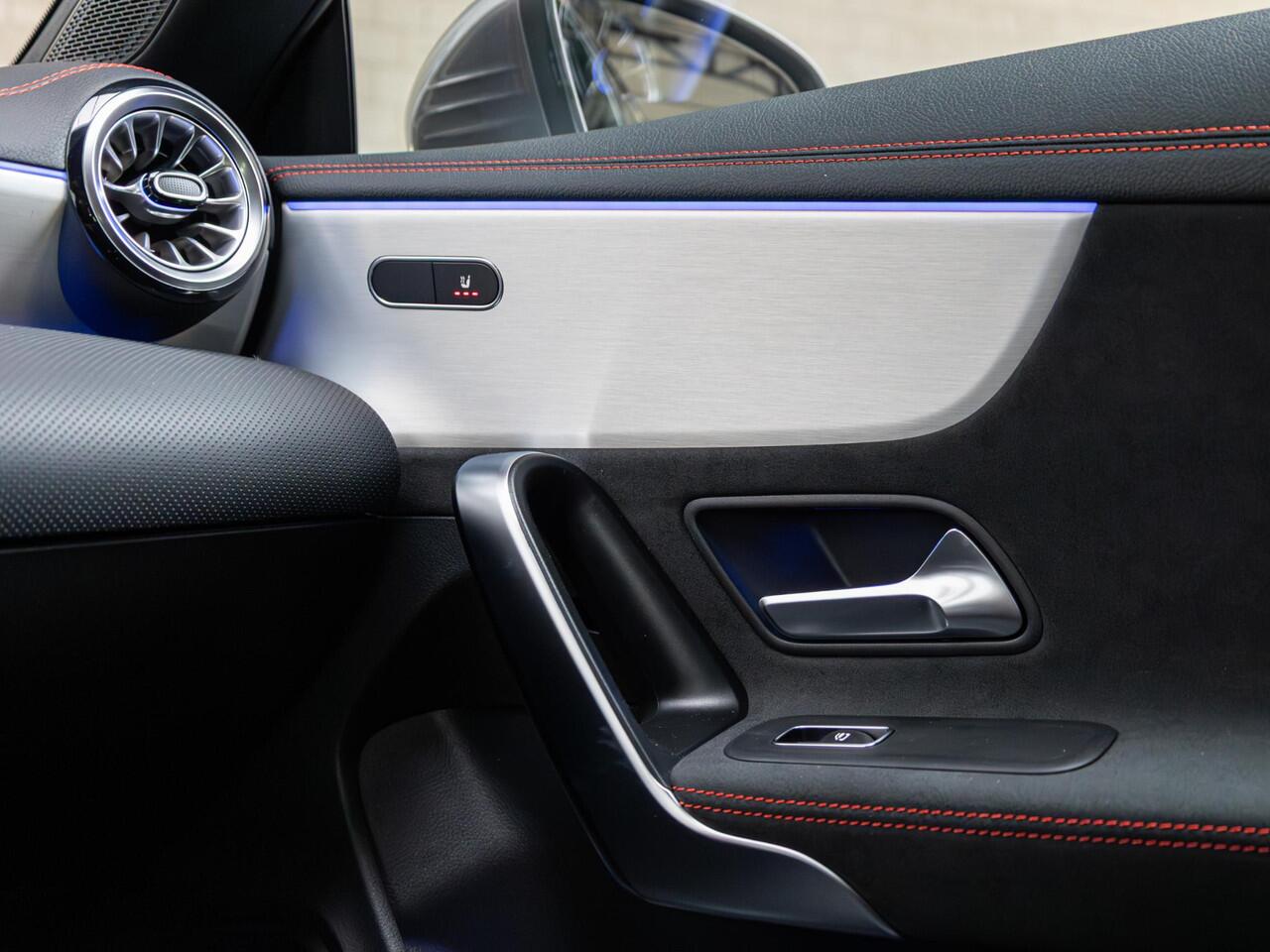 Mercedes-Benz Cla Shooting Brake 250 e Business Solution AMG Panorama dak | Trekhaak