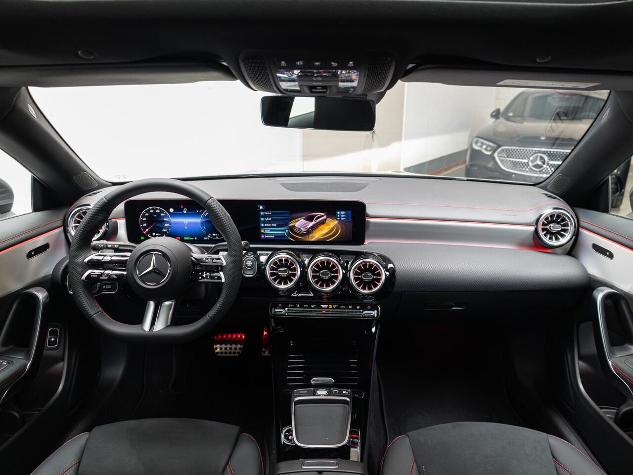 Mercedes-Benz Cla Shooting Brake 250 e Business Solution AMG Panorama dak | Trekhaak