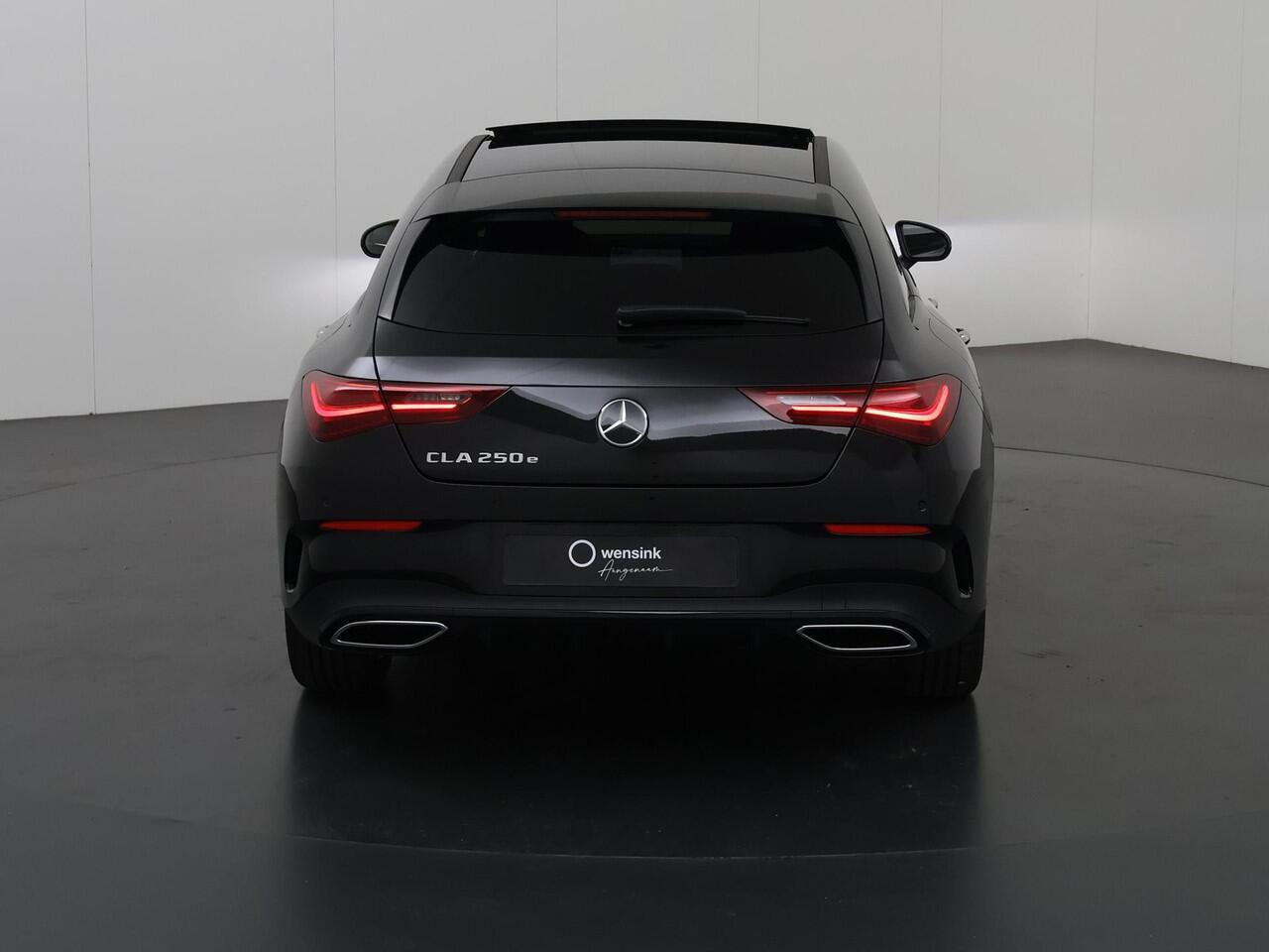 Mercedes-Benz Cla Shooting Brake 250e Star Edition AMG Line | Panoramaschuifdak | MULTIBEAM LED | Nightpakket | Sfeerverlichting | Multispaak Velgen