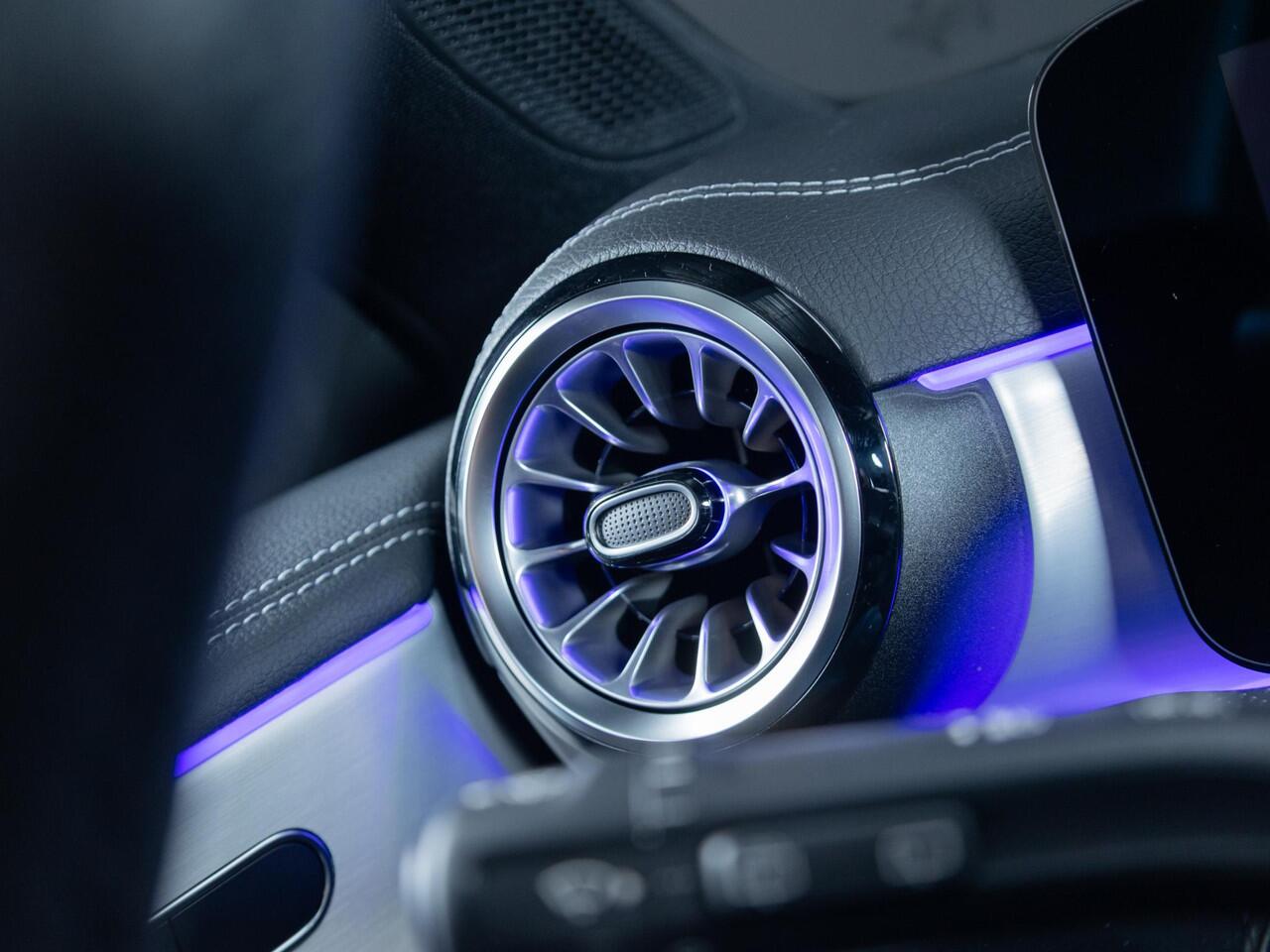 Mercedes-Benz Cla Shooting Brake 250 e Business Solution AMG Panorama dak