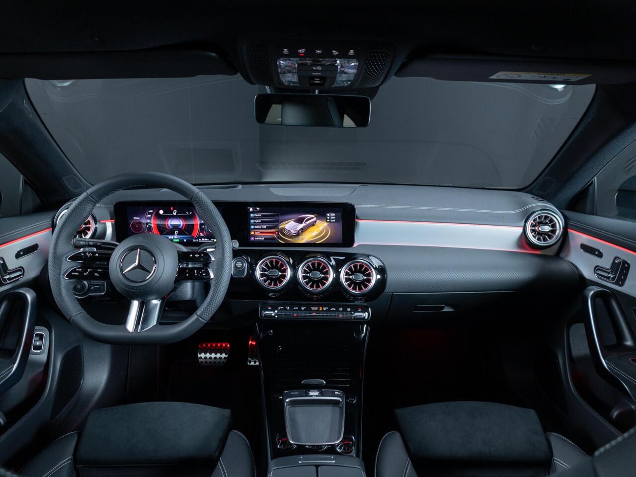 Mercedes-Benz Cla Shooting Brake 250 e Business Solution AMG Panorama dak