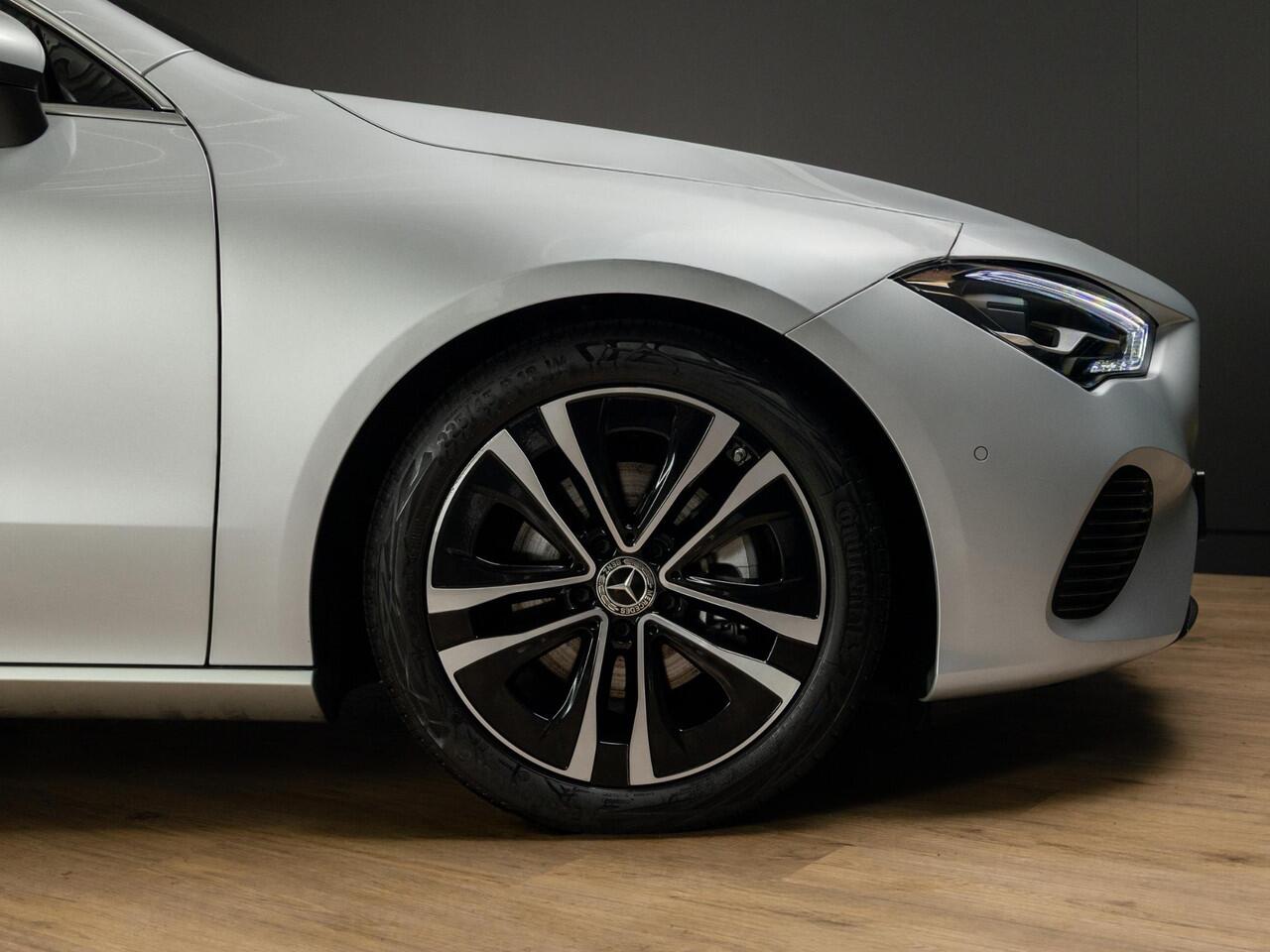 Mercedes-Benz Cla Shooting Brake 200 Luxury Line Panorama dak | Trekhaak