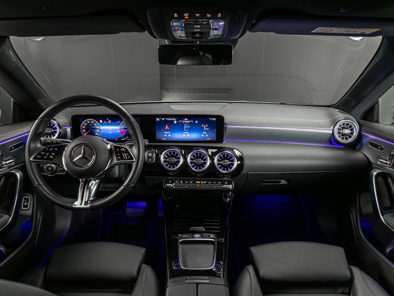 Mercedes-Benz Cla Shooting Brake 200 Luxury Line Panorama dak | Trekhaak