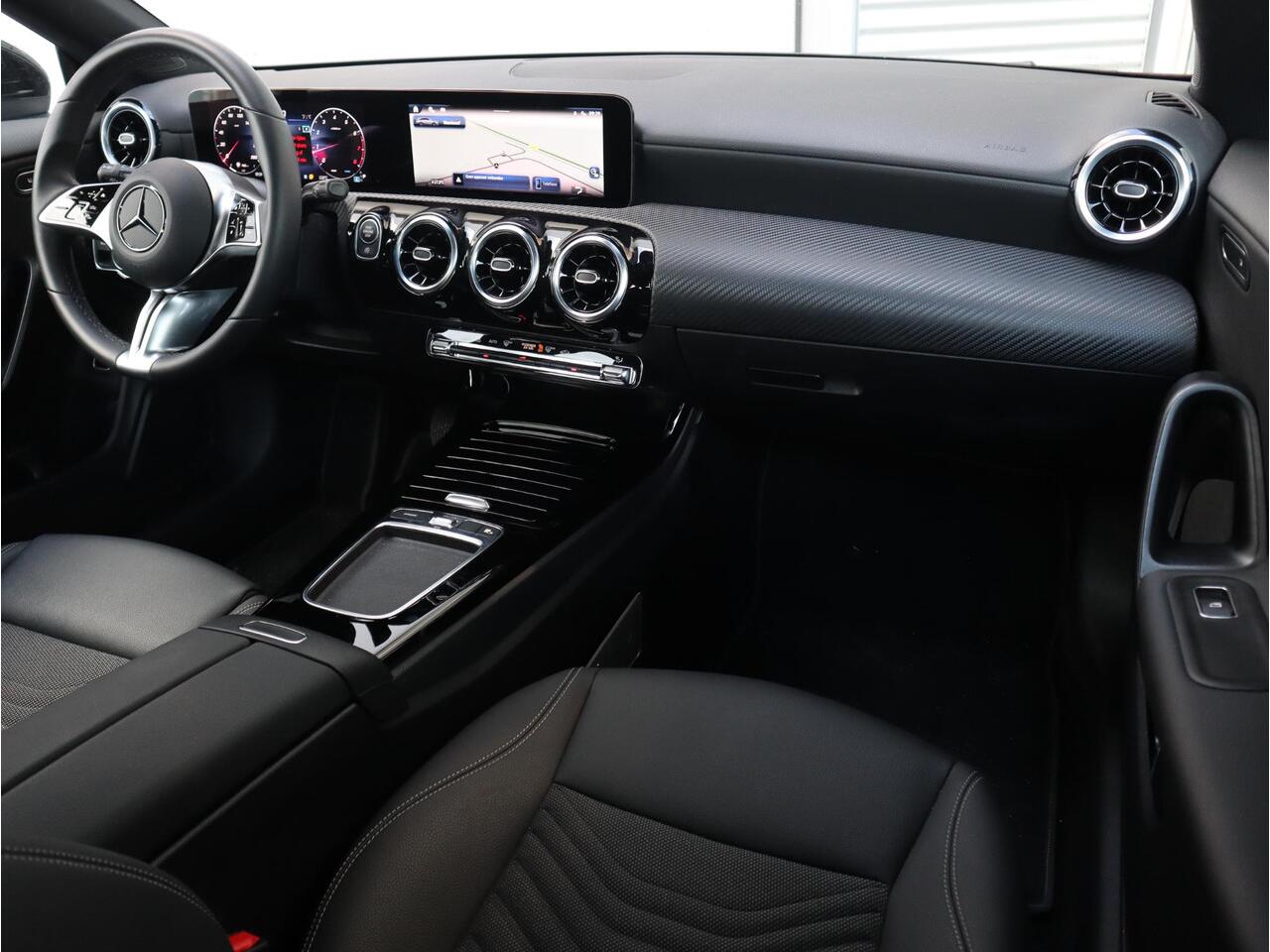 Mercedes-Benz Cla Shooting Brake 180 Business Solution Luxury