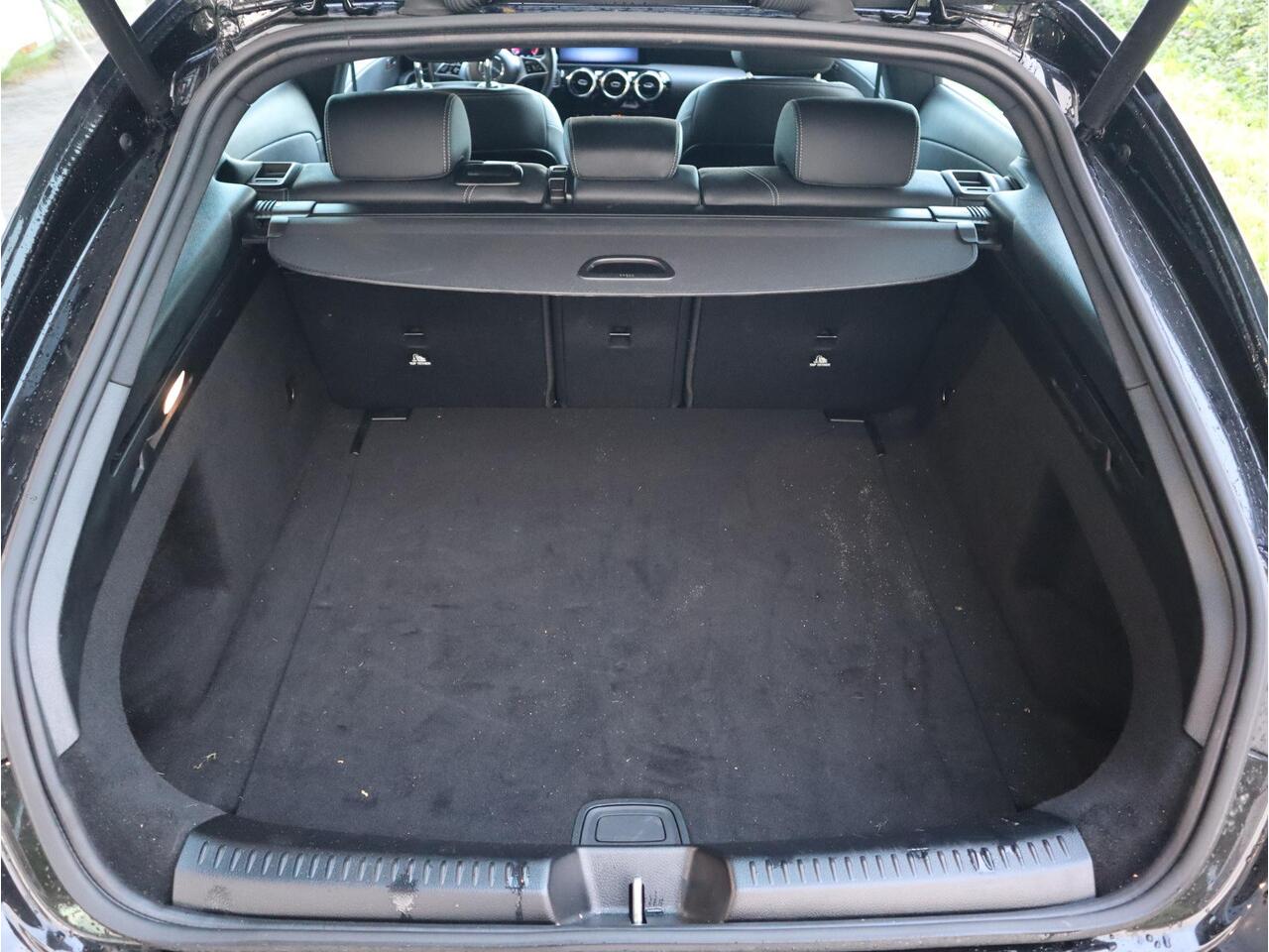 Mercedes-Benz Cla Shooting Brake 180 Business Solution Luxury