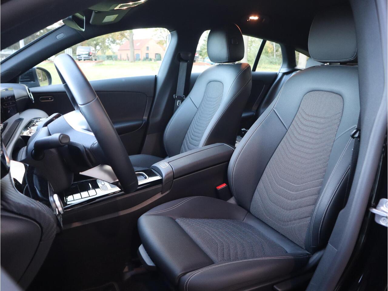 Mercedes-Benz Cla Shooting Brake 180 Business Solution Luxury