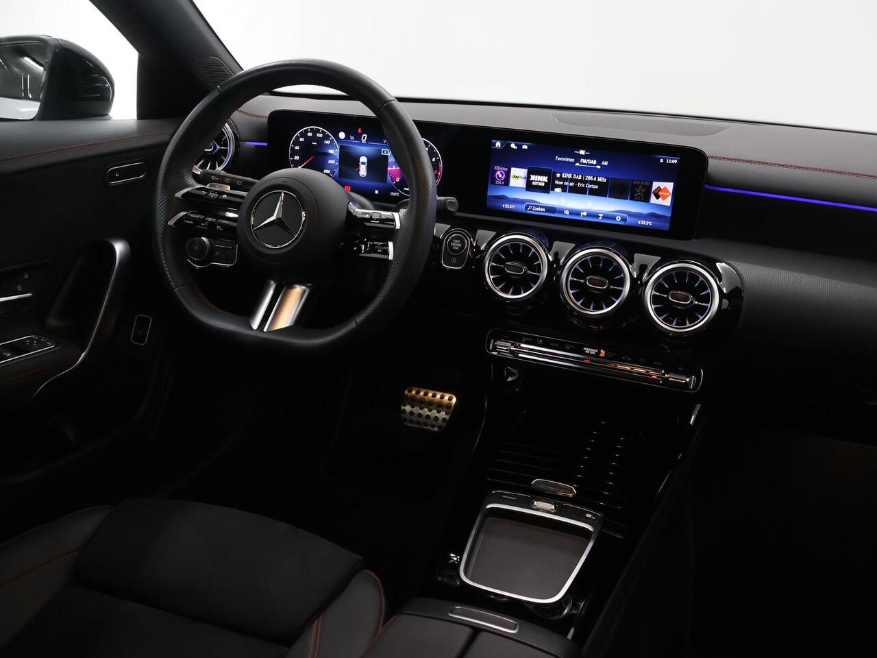 Mercedes-Benz Cla Shooting Brake 180 Star Edition AMG Line LIMITED | Panoramaschuifdak | Night | Achteruitrijcamera