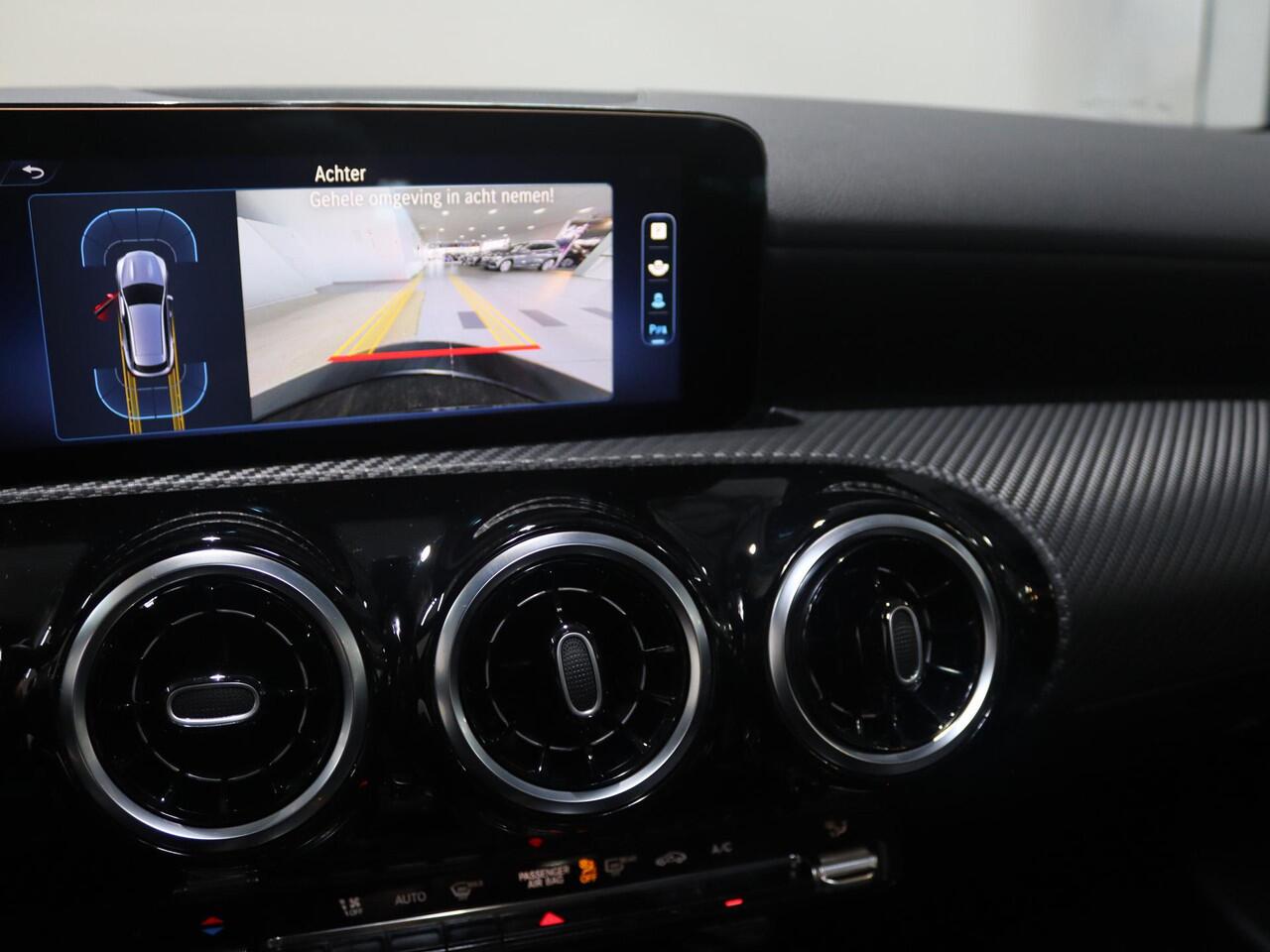 Mercedes-Benz Cla Shooting Brake 180 Star Edition | Dodehoekassistent | Achteruitrijcamera | Multibeam LED koplampen