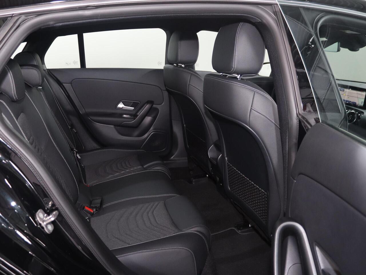 Mercedes-Benz Cla Shooting Brake 180 Star Edition | Dodehoekassistent | Achteruitrijcamera | Multibeam LED koplampen