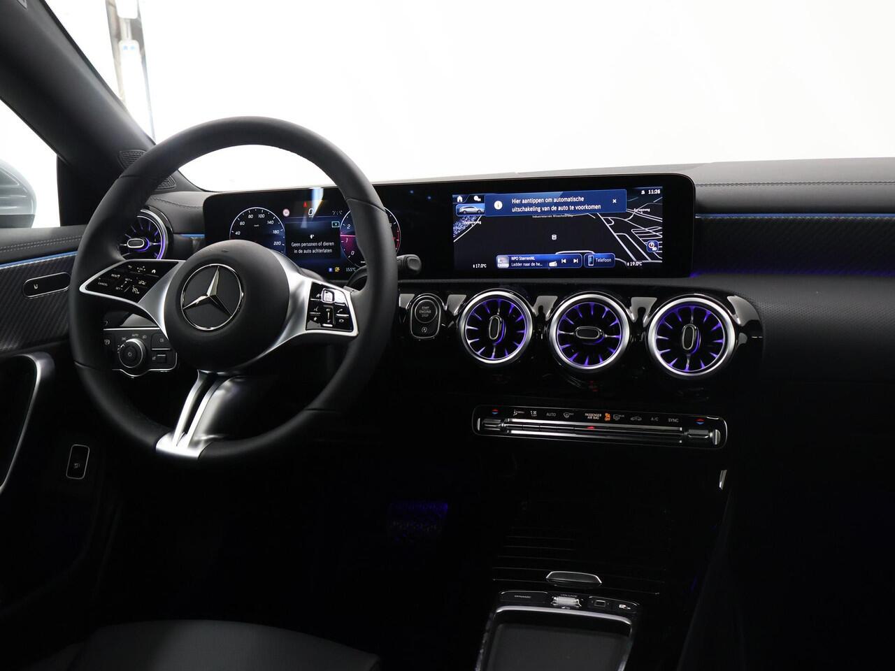 Mercedes-Benz Cla Shooting Brake 180 Star Edition Luxury line | Camera | Panoramadak | Stoelverwarming |