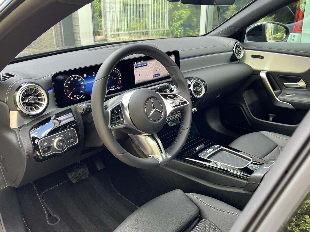 Mercedes-Benz Cla Shooting Brake 250 e Star Edition Luxury | Panoramadak | Nightpakket | MULTIBEAM LED | Dodehoekassistent | Sfeerverlichting | Stoelverwarming | Apple CarPlay | Android Auto | Achteruitrijcamera